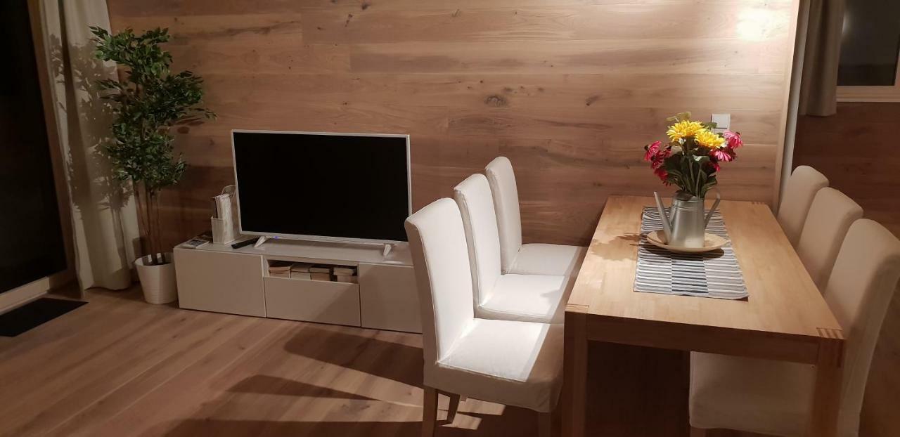 ספיטל אם פיהרן Ferienbungalow Mountain View Wood מראה חיצוני תמונה